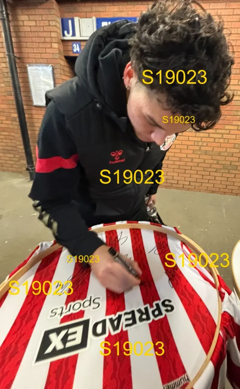 Signed Sunderland AFC Squad Shirt (2024/25) — image 2
